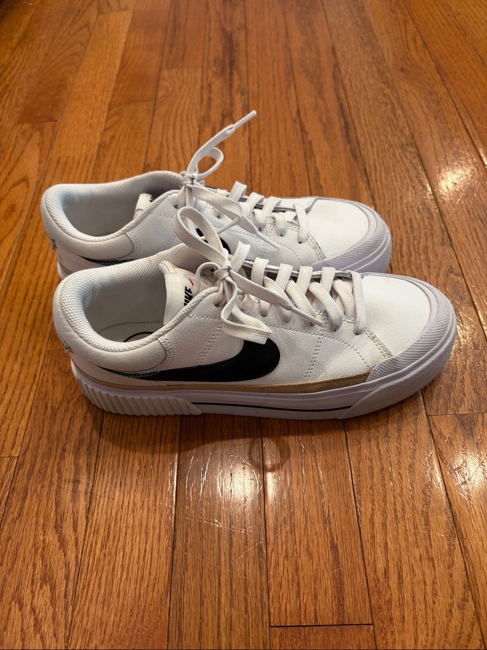 Nike Legacy Women’s Platform Sneakers. Size 8